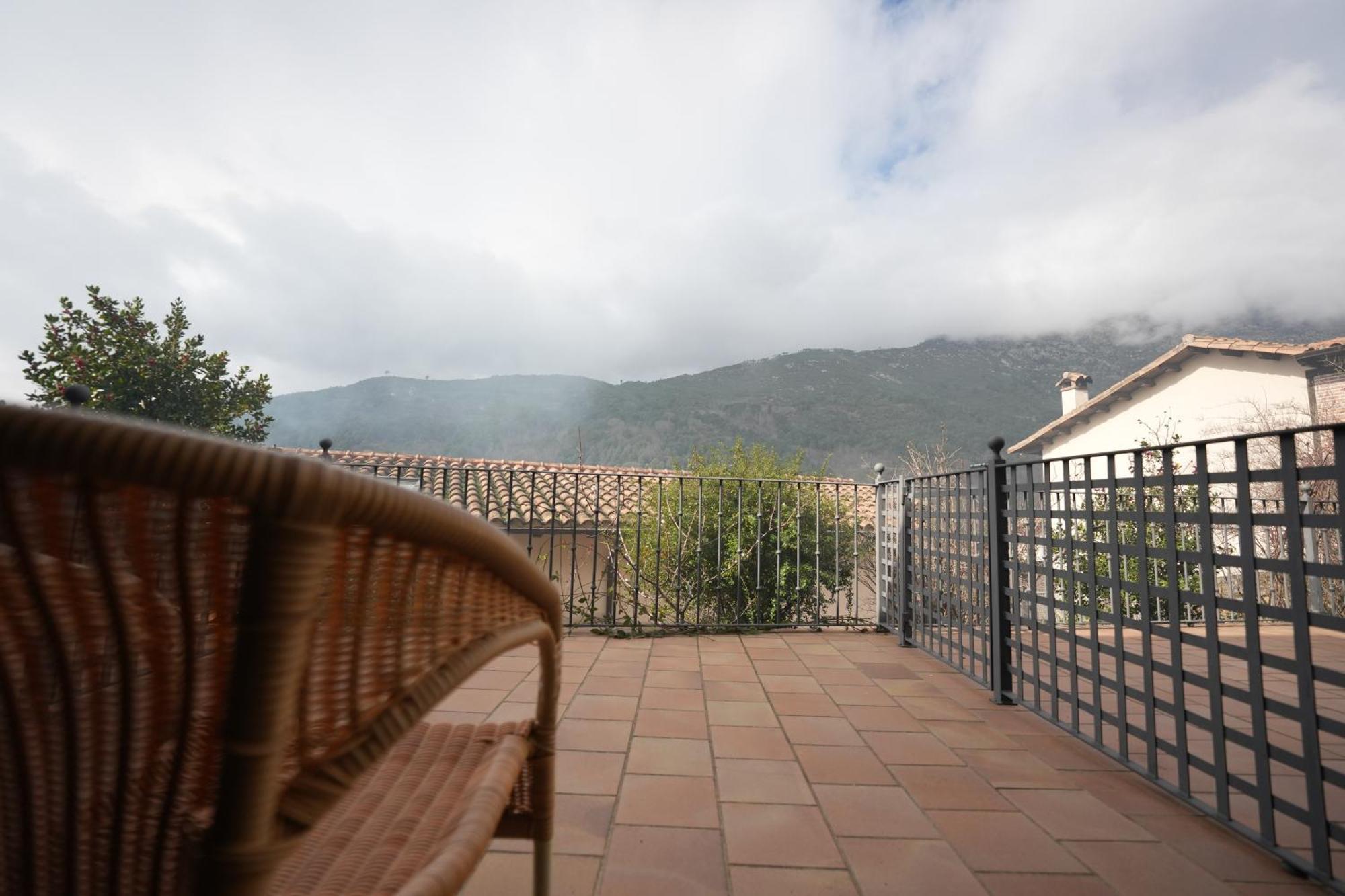 Hotel Rural Y Restaurante, Rinconcito De Gredos Куэвас-дель-Валье Экстерьер фото
