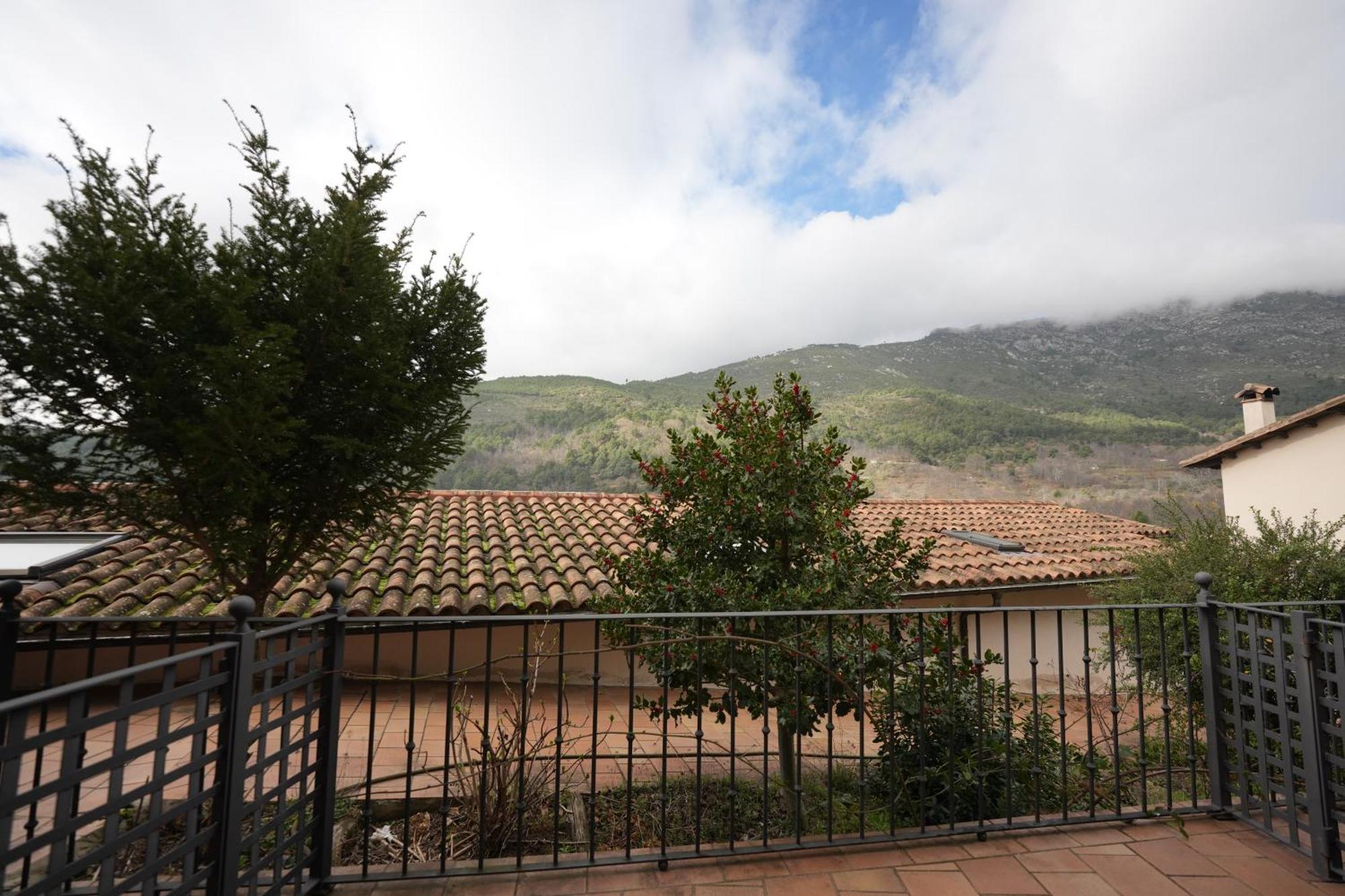 Hotel Rural Y Restaurante, Rinconcito De Gredos Куэвас-дель-Валье Экстерьер фото