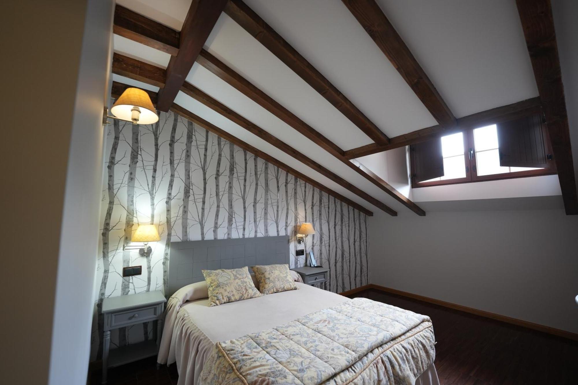 Hotel Rural Y Restaurante, Rinconcito De Gredos Куэвас-дель-Валье Экстерьер фото