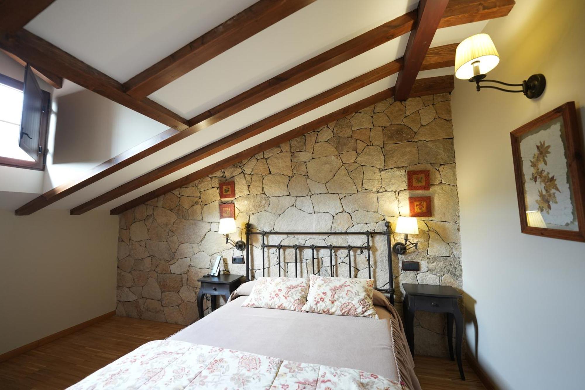 Hotel Rural Y Restaurante, Rinconcito De Gredos Куэвас-дель-Валье Экстерьер фото