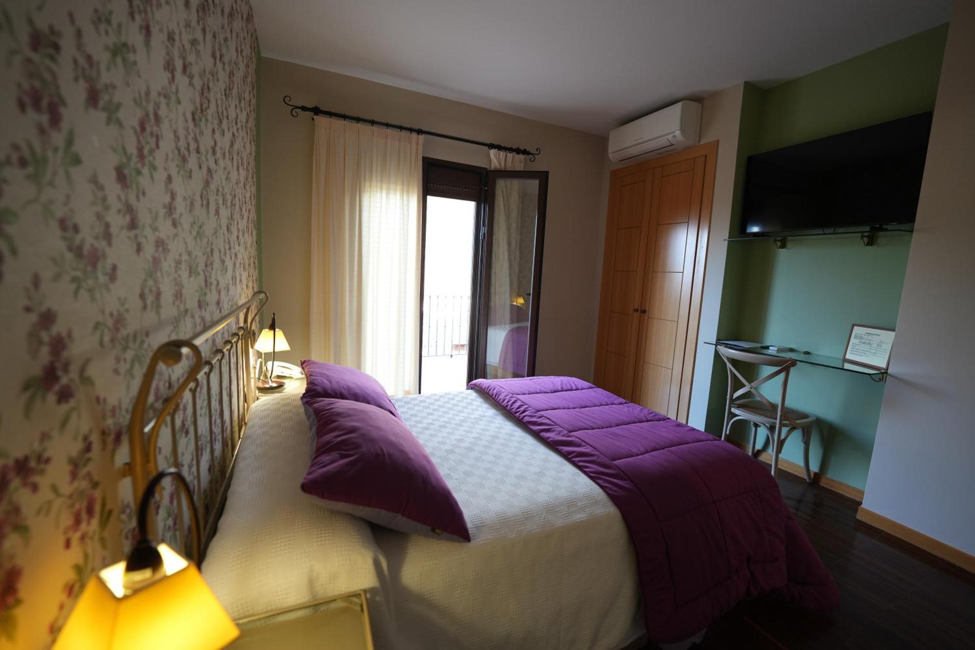 Hotel Rural Y Restaurante, Rinconcito De Gredos Куэвас-дель-Валье Экстерьер фото