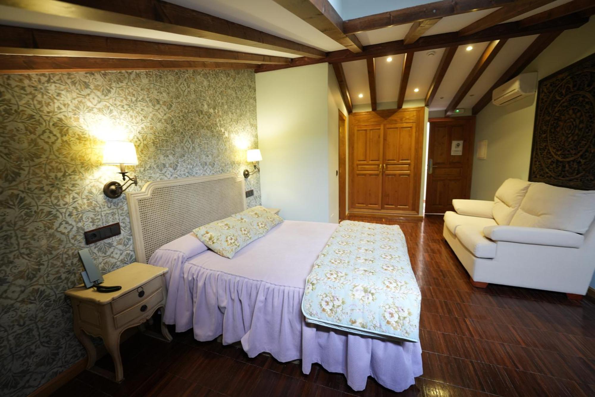 Hotel Rural Y Restaurante, Rinconcito De Gredos Куэвас-дель-Валье Экстерьер фото